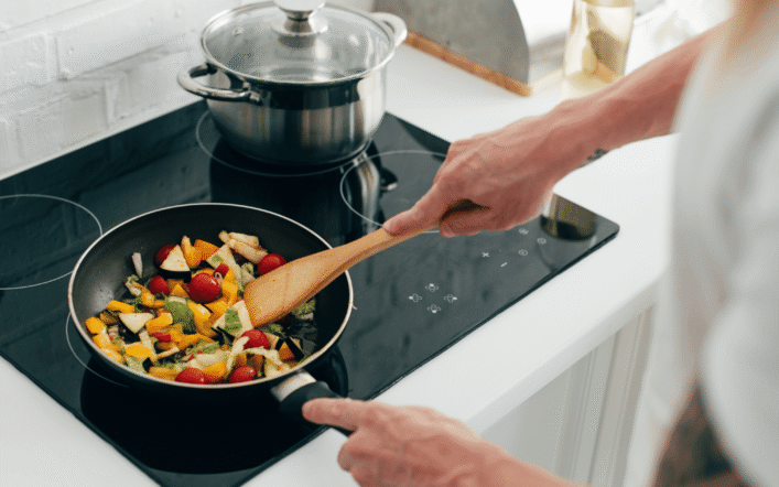 Best Electric Frying Pans for Dorm Living: Compact, Safe, and Versatile